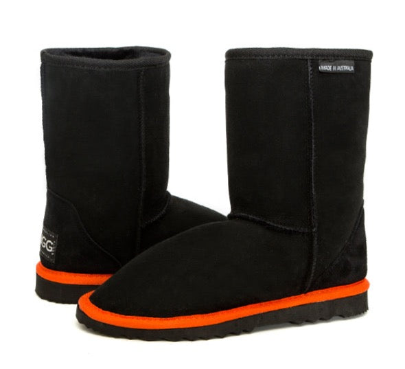 WOMEN'S BLACK WITH A TWIST BOOTS