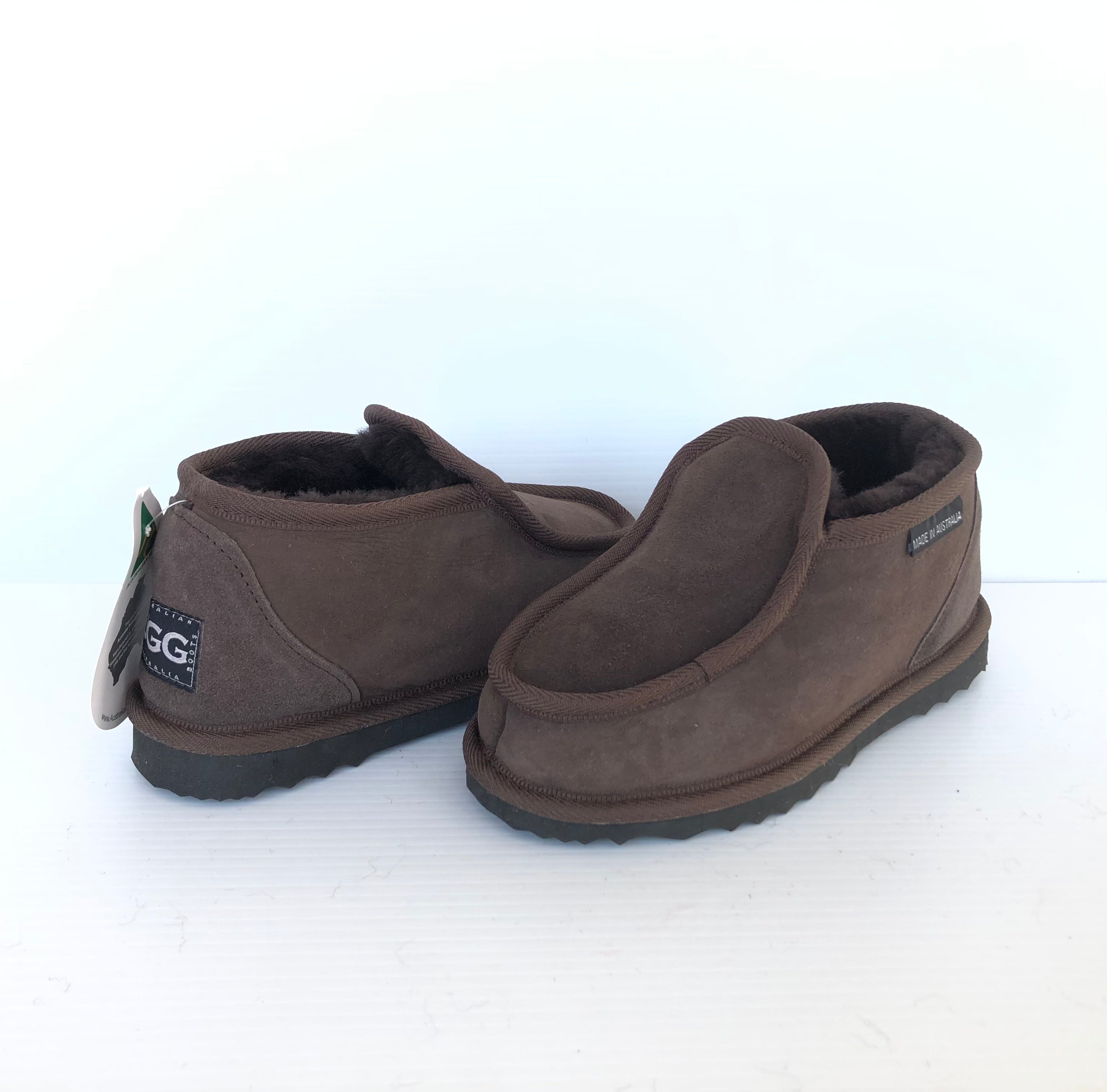 CLEARANCE MINI ALPINE SLIPPERS CHOCOLATE WOMEN S AU3 US4 UK2 EU35